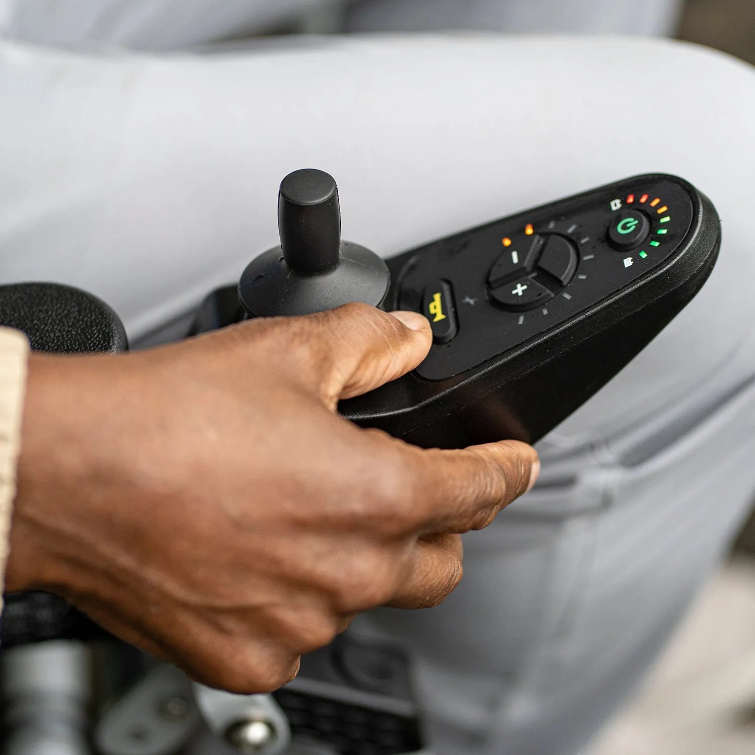 🔥Almost sold out⚡ Folding Power Chair Left- or Right-handed Control✨✅450-lb Weight Capacity